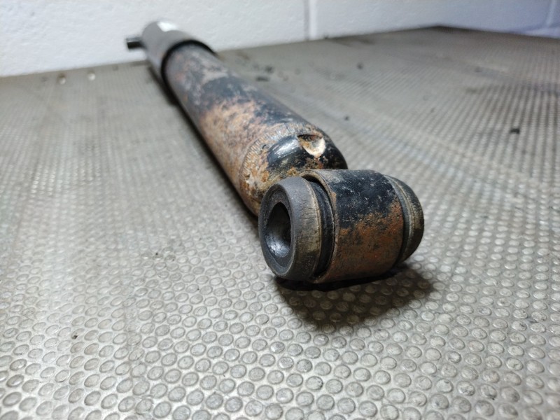 Recambio de amortiguador trasero para seat 131 referencia OEM IAM   