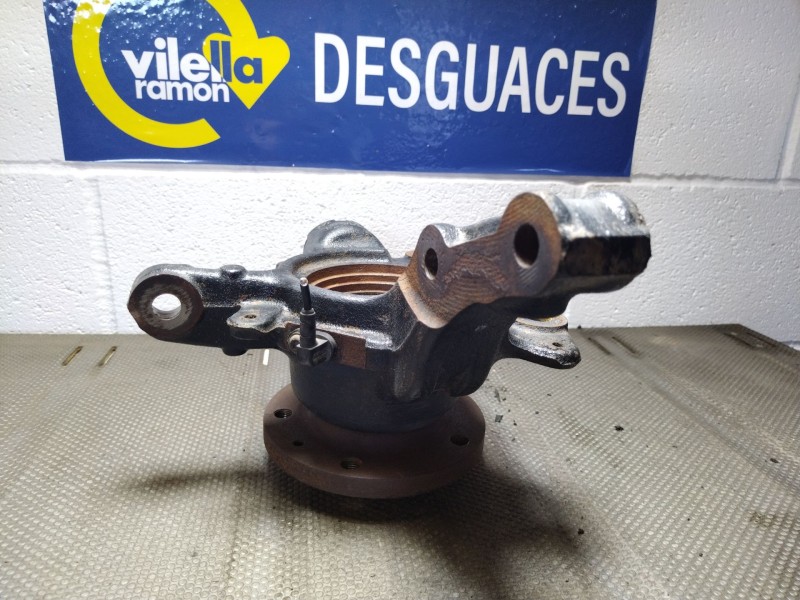 Recambio de mangueta delantera derecha para renault master referencia OEM IAM    Recambio de mangueta delantera derecha para renault master referencia OEM IAM