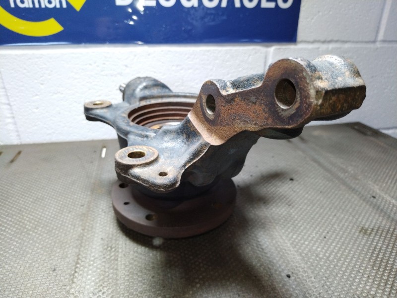 Recambio de mangueta delantera izquierda para renault master referencia OEM IAM    Recambio de mangueta delantera izquierda para renault master referencia OEM IAM