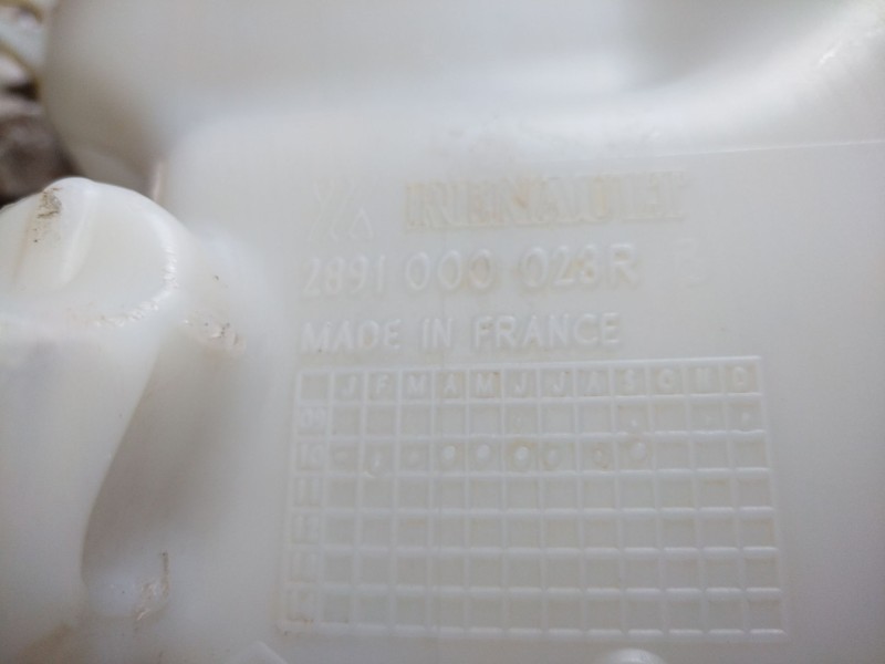 Recambio de deposito limpia para renault master referencia OEM IAM    Recambio de deposito limpia para renault master referencia OEM IAM