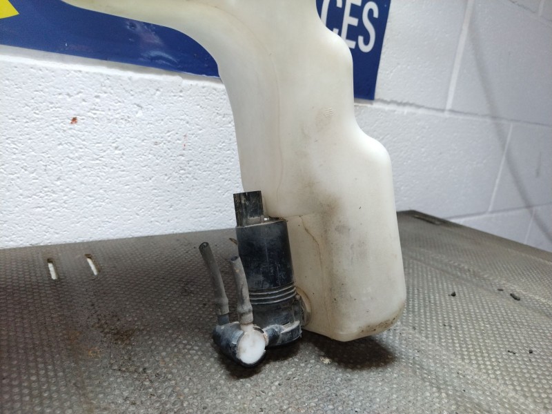 Recambio de deposito limpia para ford fiesta (cb1)  | 0.08 - ...  | 0.08 - ... referencia OEM IAM 8A6117B613AD   Recambio de deposito limpia para ford fiesta (cb1)  | 0.08 - ...  | 0.08 - ... referencia OEM IAM 8A6117B613AD