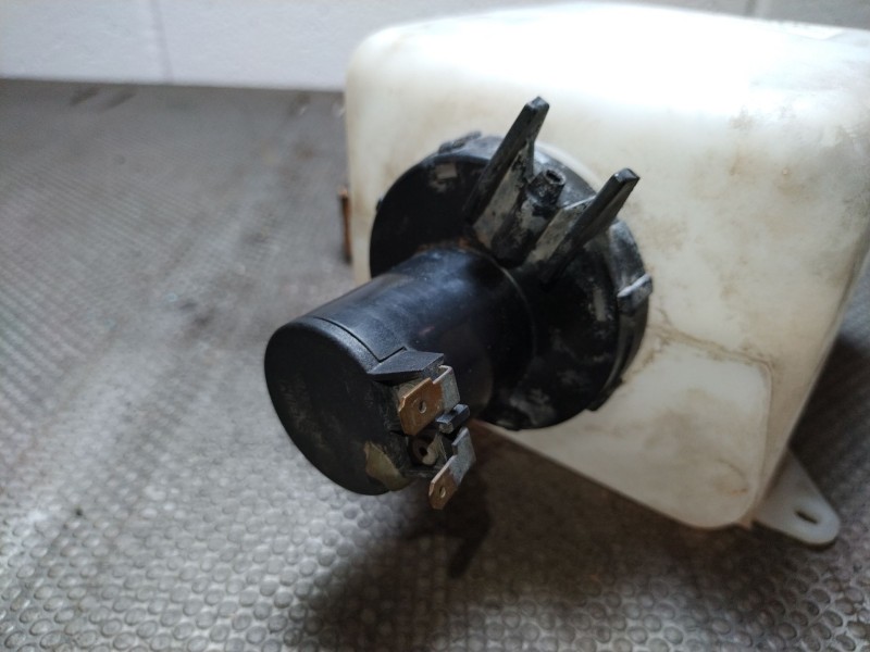 Recambio de deposito limpia para renault r5 r5 1.1 tl referencia OEM IAM   