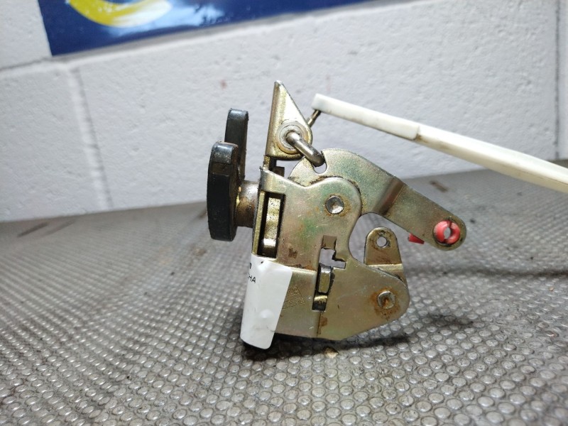 Recambio de cerradura puerta delantera derecha para seat 131 referencia OEM IAM   