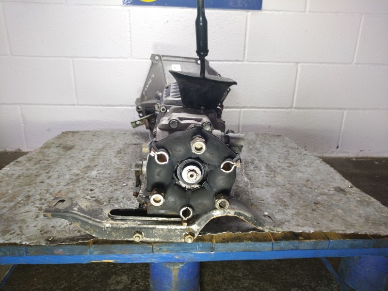 Recambio de caja cambios para seat 131 referencia OEM IAM 124A100  