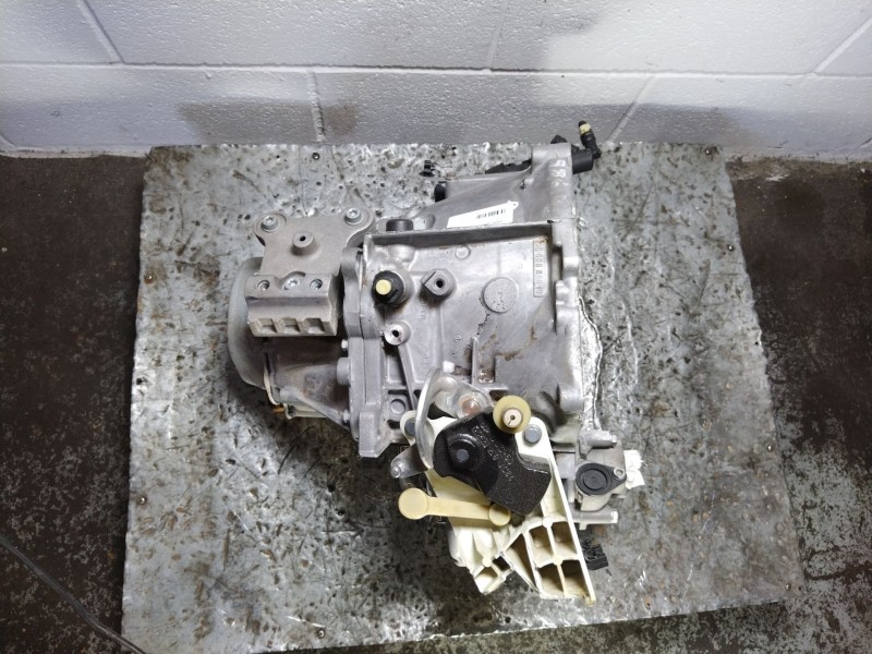 Recambio de caja cambios para peugeot 207 cc  | 0.07 - ...  | 0.07 - ... referencia OEM IAM 20DM69  