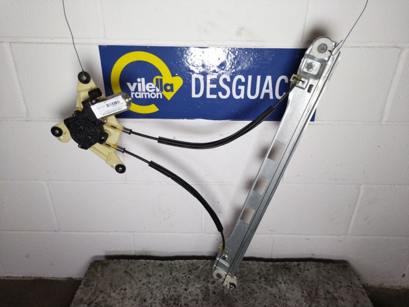 Recambio de elevalunas delantero derecho para renault master referencia OEM IAM    Recambio de elevalunas delantero derecho para renault master referencia OEM IAM