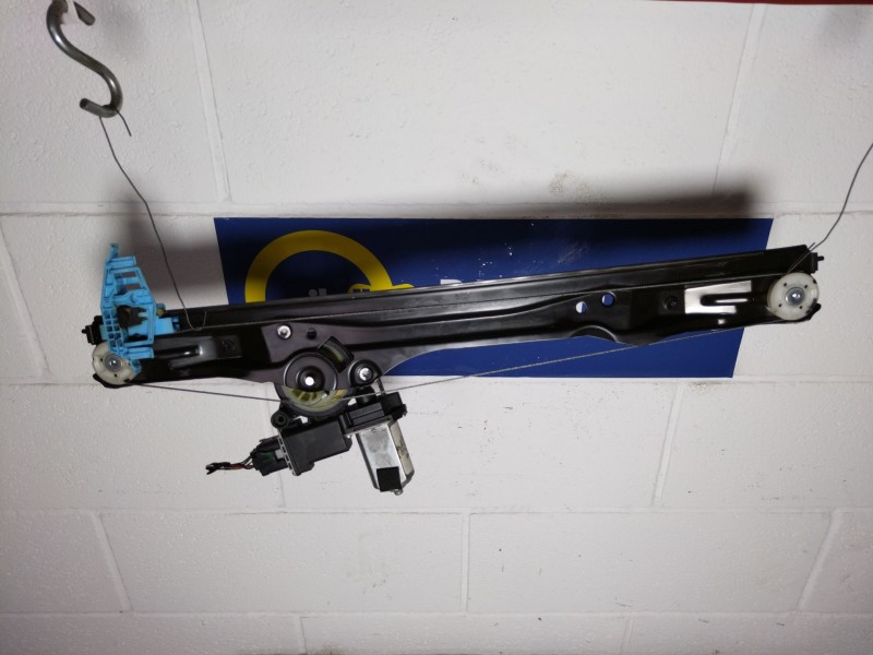 Recambio de elevalunas delantero derecho para fiat doblo active referencia OEM IAM    Recambio de elevalunas delantero derecho para fiat doblo active referencia OEM IAM