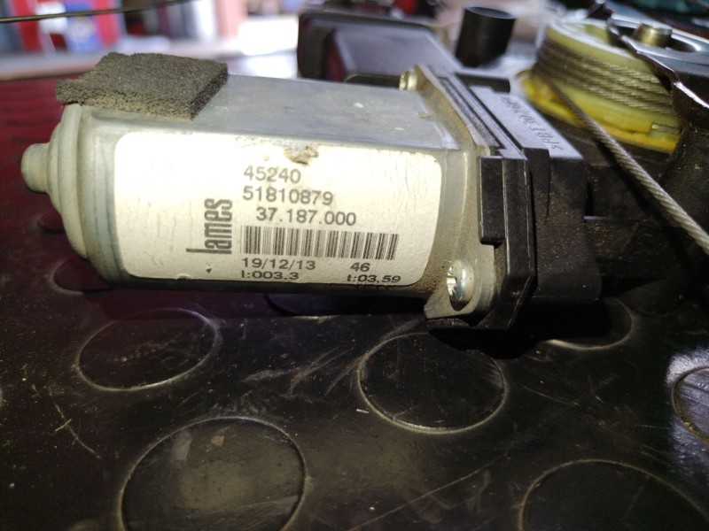 Recambio de elevalunas delantero derecho para fiat doblo active referencia OEM IAM    Recambio de elevalunas delantero derecho para fiat doblo active referencia OEM IAM