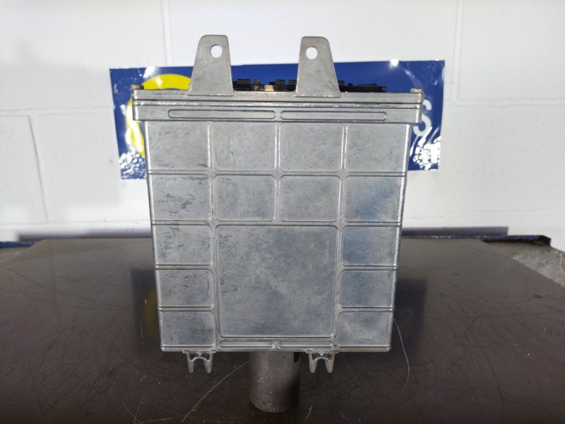 Recambio de centralita motor uce para audi a4 1.8 referencia OEM IAM 0261203938 8D0907557C 