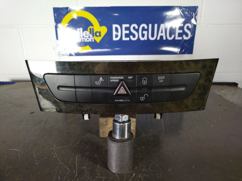 Recambio de sistema cargador cd´s con mando warning para mercedes clase e (w211) berlina 3.2 cdi cat referencia OEM IAM A2116800