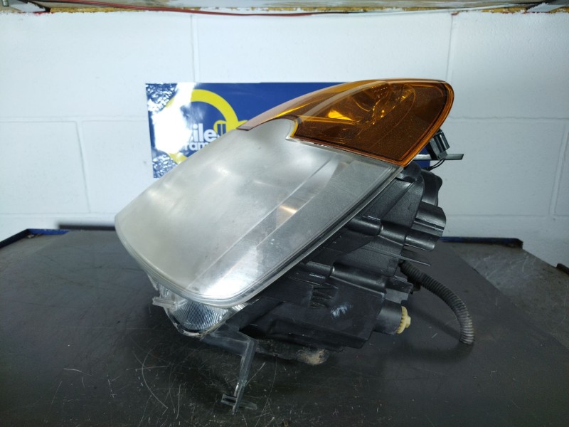 Recambio de faro izquierdo para renault modus referencia OEM IAM 8200301829  