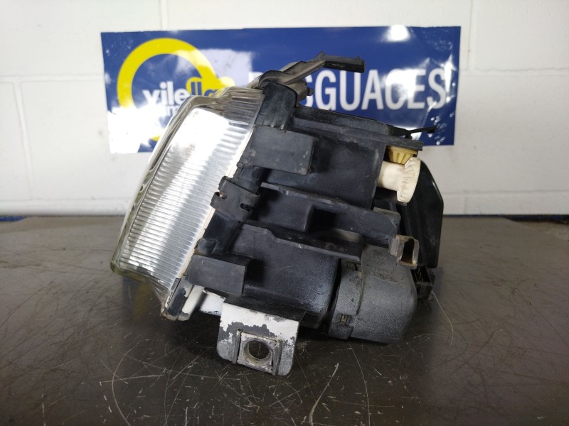 Recambio de faro izquierdo para audi a4 1.8 referencia OEM IAM   