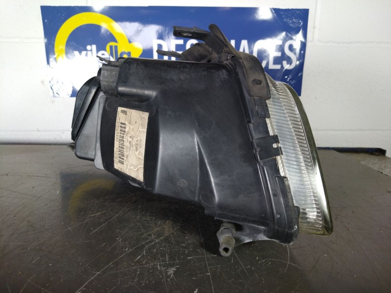 Recambio de faro izquierdo para audi a4 1.8 referencia OEM IAM   