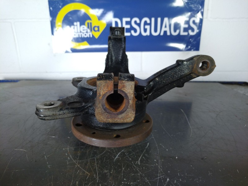 Recambio de mangueta delantera derecha para renault kangoo authentique referencia OEM IAM    Recambio de mangueta delantera derecha para renault kangoo authentique referencia OEM IAM