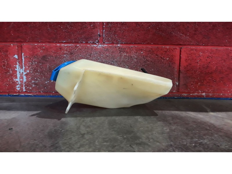 Recambio de deposito limpia para volkswagen polo referencia OEM IAM   