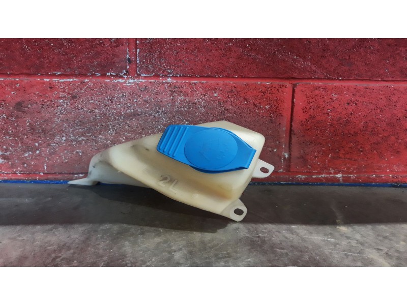 Recambio de deposito limpia para volkswagen polo referencia OEM IAM   