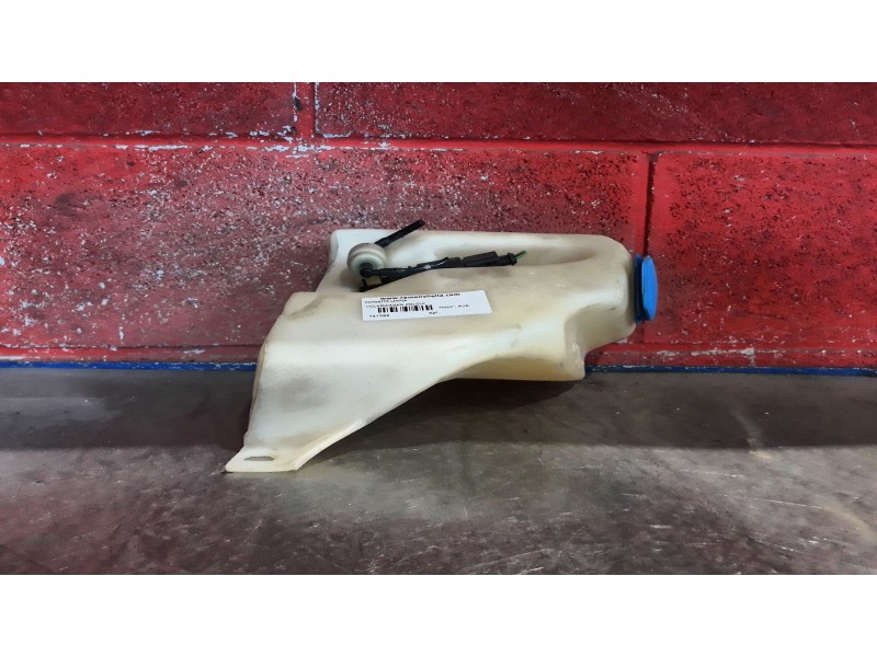 Recambio de deposito limpia para volkswagen polo referencia OEM IAM   