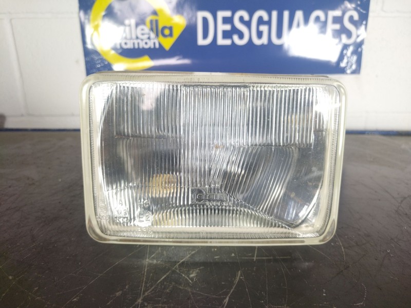 Recambio de faro derecho para renault r9 r9 1.4 tse referencia OEM IAM CORTAS  