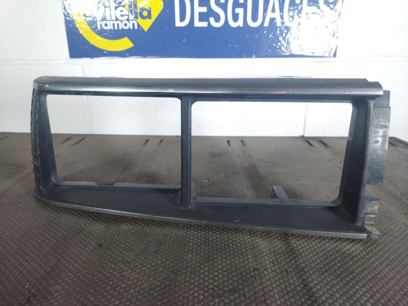 Recambio de rejilla delantera para renault r9 r9 1.4 tse referencia OEM IAM FAROSDER  