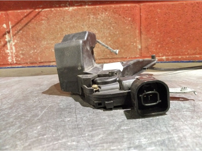 Recambio de cerradura puerta delantera derecha para toyota corolla verso (e12)  | 0.02 - 0.04  | 0.02 - 0.04 referencia OEM IAM 