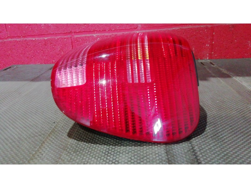 Recambio de piloto trasero derecho para volkswagen polo referencia OEM IAM   