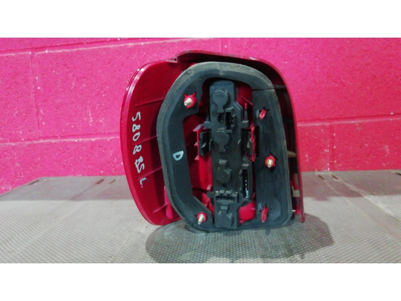 Recambio de piloto trasero derecho para volkswagen polo referencia OEM IAM   