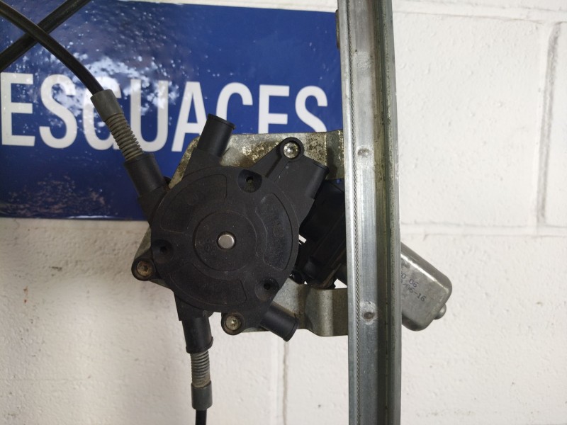 Recambio de elevalunas delantero derecho para seat cordoba berlina (6k2) referencia OEM IAM   