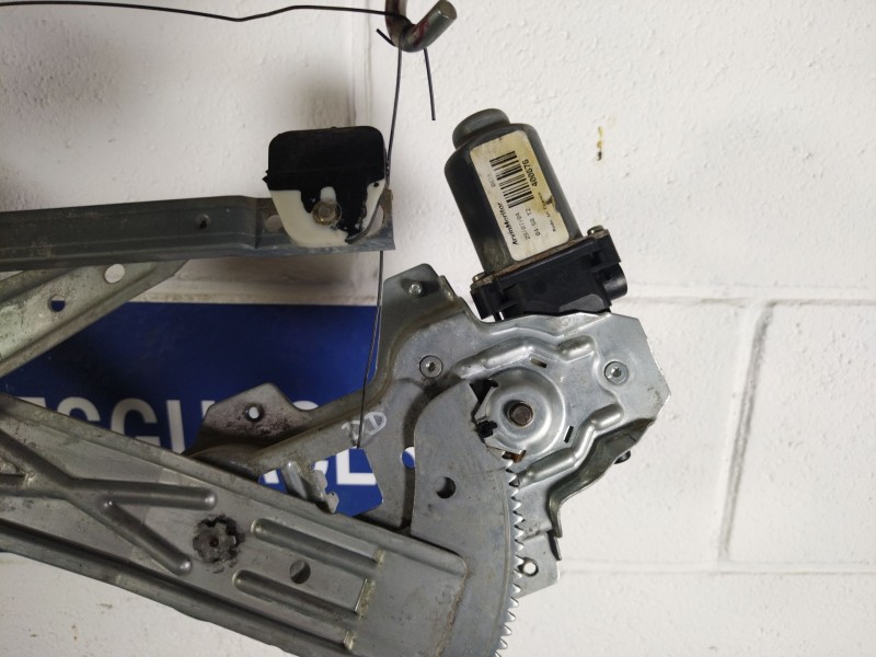 Recambio de elevalunas delantero derecho para rover r45 referencia OEM IAM    Recambio de elevalunas delantero derecho para rover r45 referencia OEM IAM