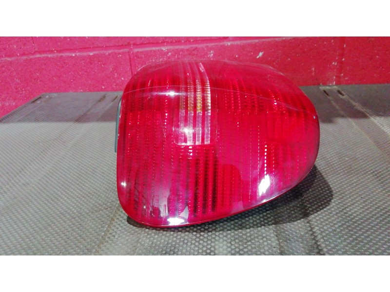 Recambio de piloto trasero izquierdo para volkswagen polo referencia OEM IAM   