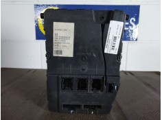 Recambio de caja reles fusibles para renault scenic ii 1.9 dci diesel referencia OEM IAM 8200306434