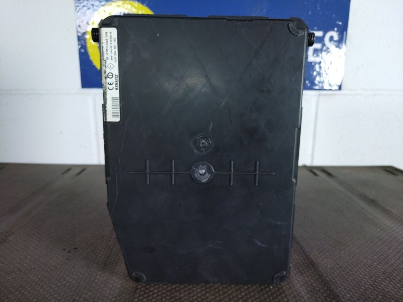 Recambio de caja reles fusibles para renault scenic ii 1.9 dci diesel referencia OEM IAM 8200306434  