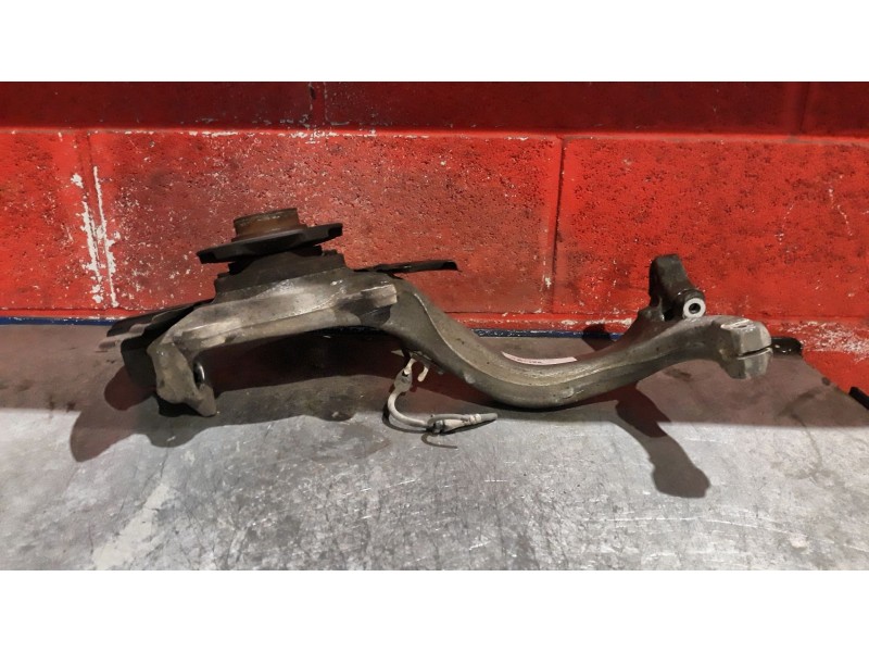 Recambio de mangueta delantera izquierda para audi a4 berlina (8e) 2.0 16v tfsi referencia OEM IAM   