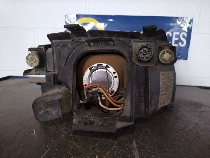 Recambio de faro izquierdo para audi a4 berlina (b5) 1.8 | 08.94 - 12.99 1.8 | 08.94 - 12.99 referencia OEM IAM   