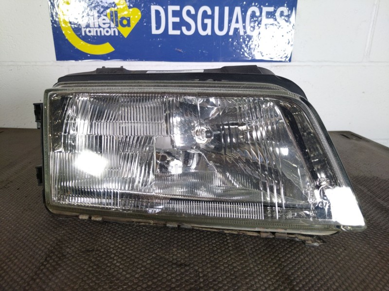 Recambio de faro derecho para audi a4 avant (b5) 1.9 tdi referencia OEM IAM   