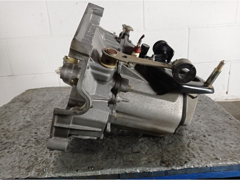 Recambio de caja cambios para citroen saxo 1.4 vsx referencia OEM IAM 20CC04  