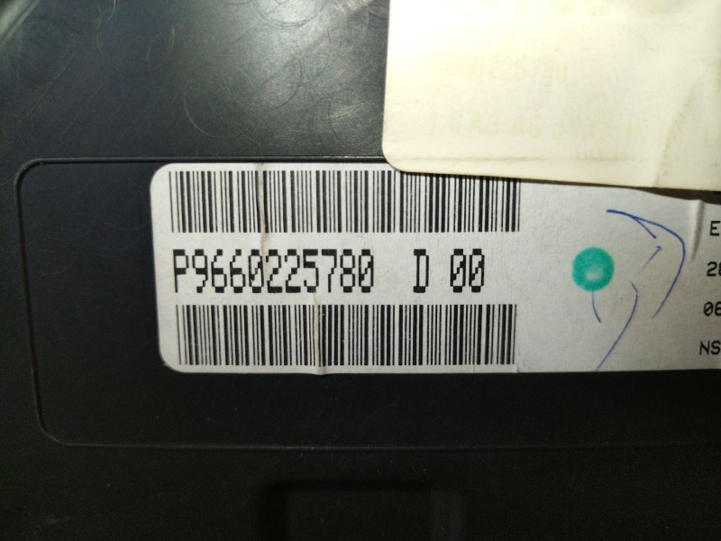 Recambio de cuadro instrumentos para citroen c3 1.4 16v referencia OEM IAM P9660225780D 281149726 
