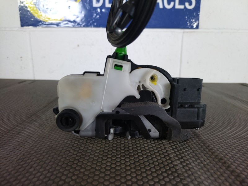 Recambio de cerradura puerta trasera derecha para opel insignia berlina  | 0.08 - ...  | 0.08 - ... referencia OEM IAM 13579566 