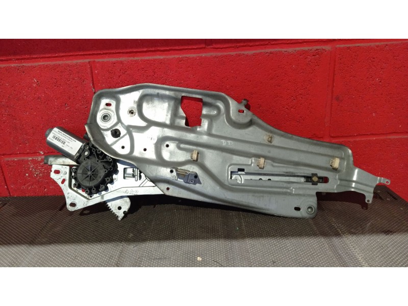 Recambio de elevalunas delantero derecho para renault laguna (b56) 1.9 dci (b56w) referencia OEM IAM    Recambio de elevalunas delantero derecho para renault laguna (b56) 1.9 dci (b56w) referencia OEM IAM