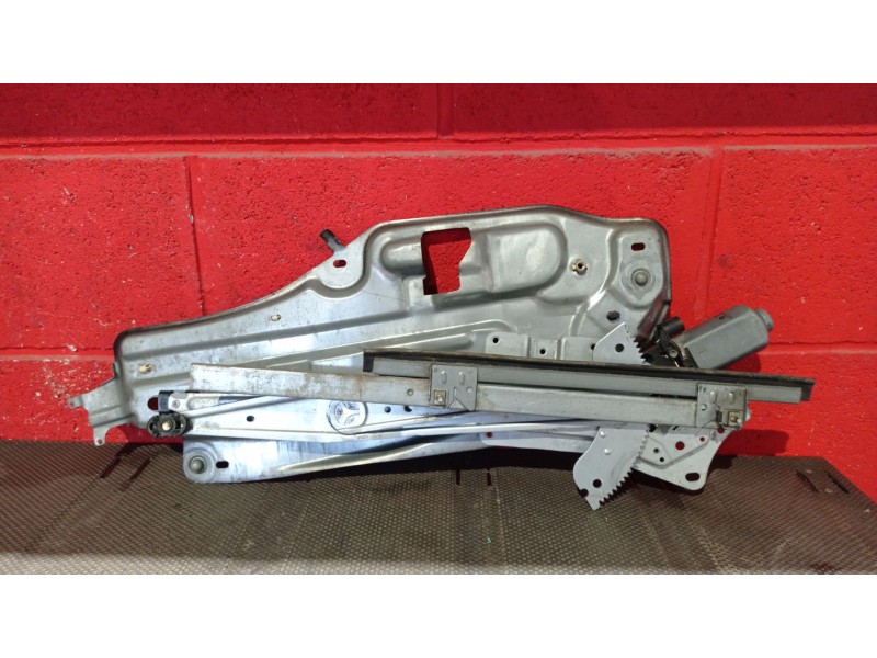 Recambio de elevalunas delantero derecho para renault laguna (b56) 1.9 dci (b56w) referencia OEM IAM    Recambio de elevalunas delantero derecho para renault laguna (b56) 1.9 dci (b56w) referencia OEM IAM