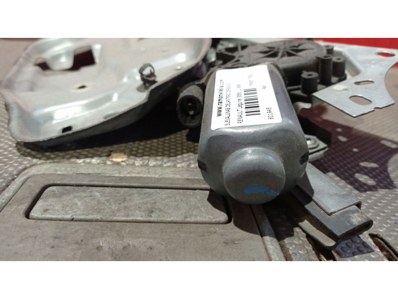 Recambio de elevalunas delantero derecho para renault laguna (b56) 1.9 dci (b56w) referencia OEM IAM    Recambio de elevalunas delantero derecho para renault laguna (b56) 1.9 dci (b56w) referencia OEM IAM