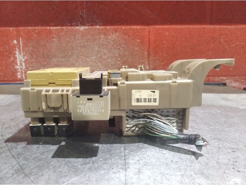 Recambio de caja reles fusibles para toyota corolla verso (e12)  | 0.02 - 0.04  | 0.02 - 0.04 referencia OEM IAM   