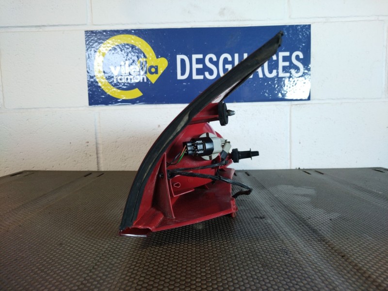 Recambio de piloto trasero izquierdo para ford focus 1.6 ghia referencia OEM IAM XS4X13405  