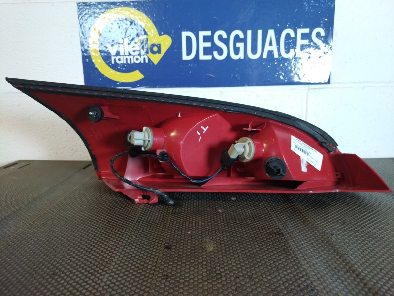 Recambio de piloto trasero izquierdo para ford focus 1.6 ghia referencia OEM IAM XS4X13405  