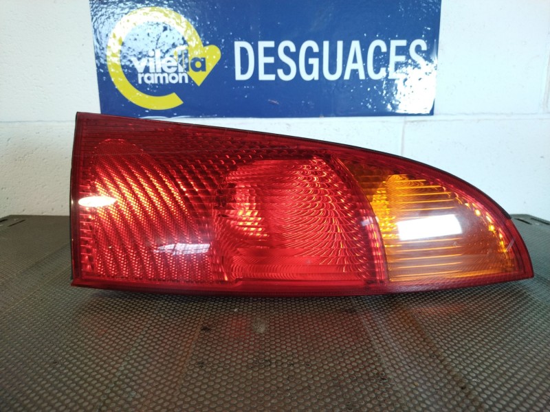Recambio de piloto trasero derecho para ford focus 1.6 ghia referencia OEM IAM XS4X13404  