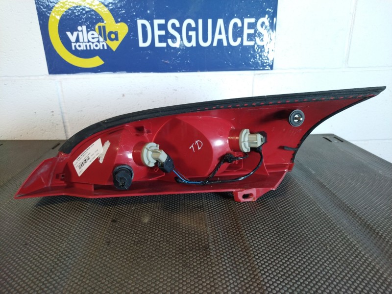 Recambio de piloto trasero derecho para ford focus 1.6 ghia referencia OEM IAM XS4X13404  