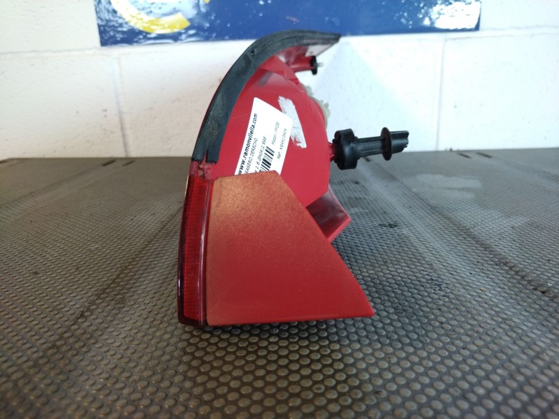 Recambio de piloto trasero derecho para ford focus 1.6 ghia referencia OEM IAM XS4X13404  