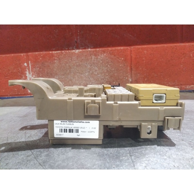 Recambio de caja reles fusibles para toyota corolla verso (e12)  | 0.02 - 0.04  | 0.02 - 0.04 referencia OEM IAM   