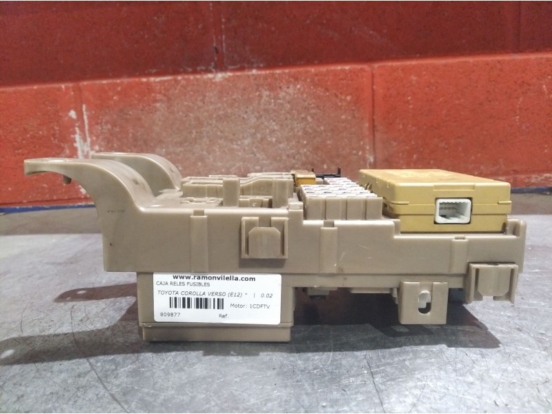 Recambio de caja reles fusibles para toyota corolla verso (e12)  | 0.02 - 0.04  | 0.02 - 0.04 referencia OEM IAM   