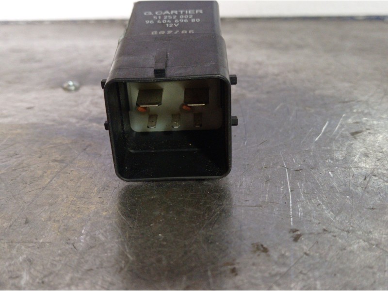 Recambio de caja precalentamiento para citroen c5 berlina 1.6 16v hdi fap referencia OEM IAM 9640469680  