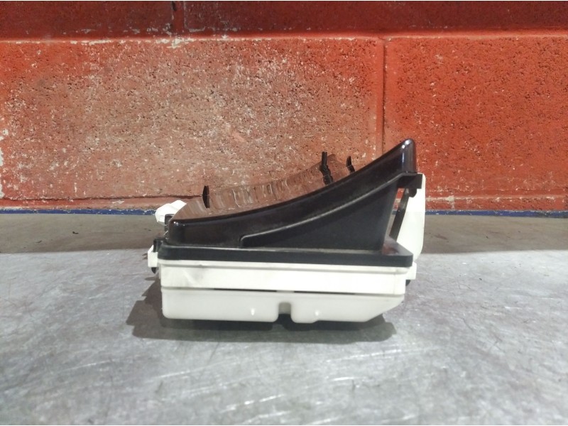 Recambio de cuadro instrumentos para toyota corolla verso (e12)  | 0.02 - 0.04  | 0.02 - 0.04 referencia OEM IAM 8380013150 2574